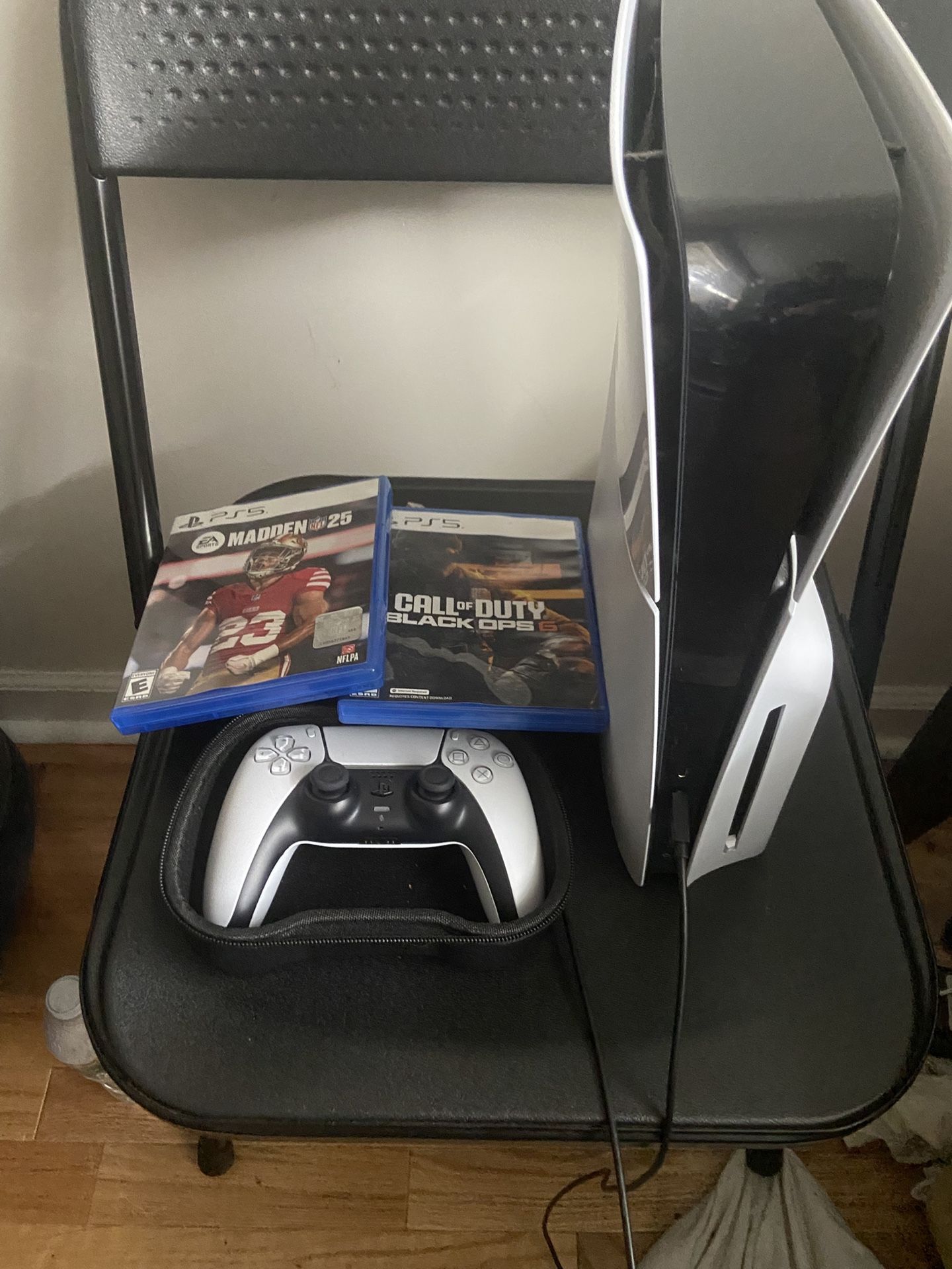 PS5 (Like New) Controller 2 Games