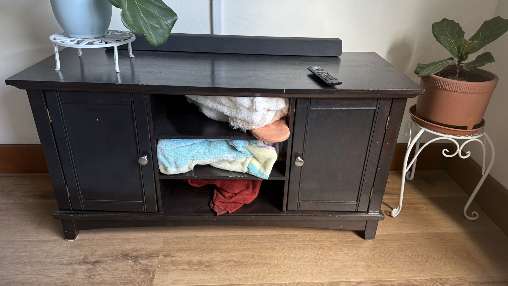 Small TV Stand