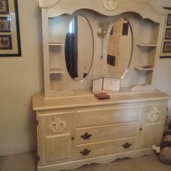 Dresser and mirrors