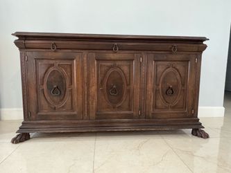 FREE Vintage Spanish Revival Buffet