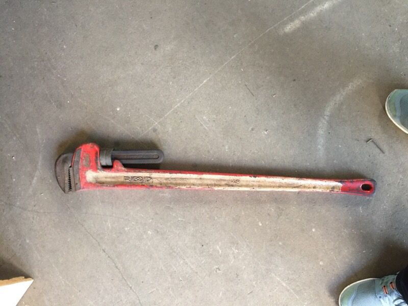 Huge pipe wrench