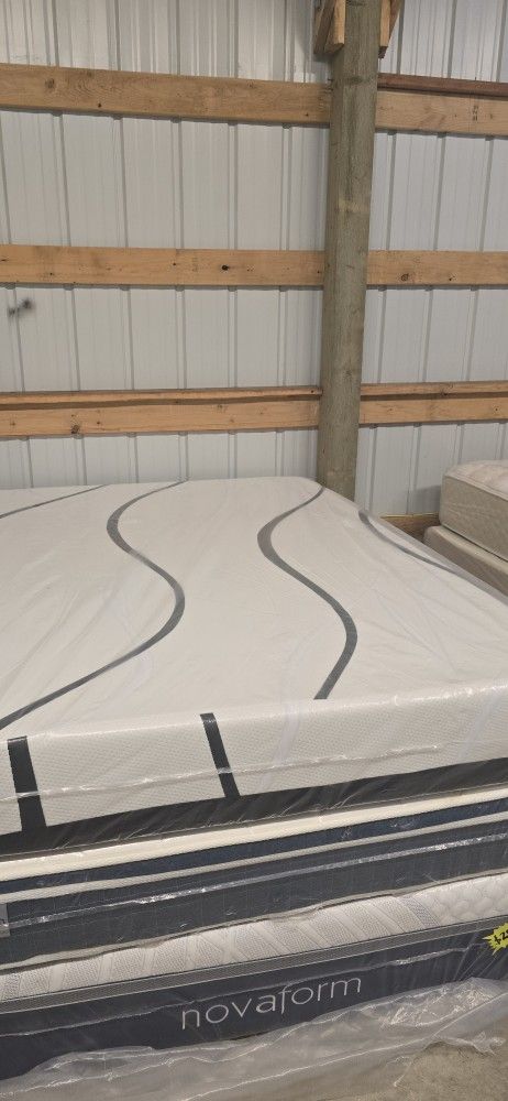 Queen Memory Foam Mattress 