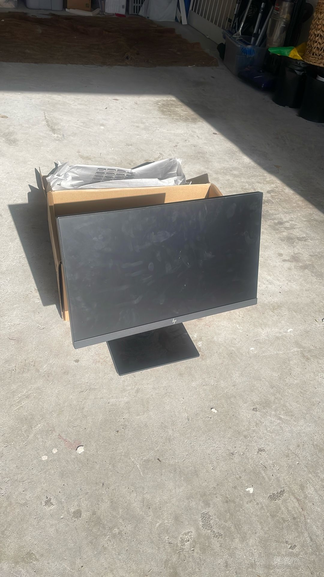 HP G23 G4 Monitor