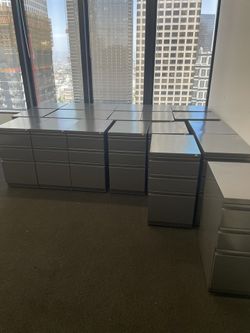 23 Hirsch Mobile Pedestal, 3 Drawer Grey 