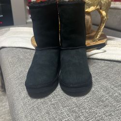 UGGS LUXE