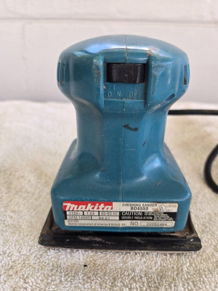 MAKITA 1/4 SHEET FINISHING SANDER. MODEL #BO4550 