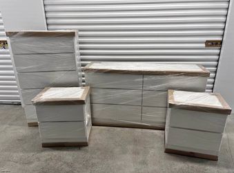Dresser, Chest and 2 Nightstands / Cómoda, Gavetero y 2 Mesitas de Noche