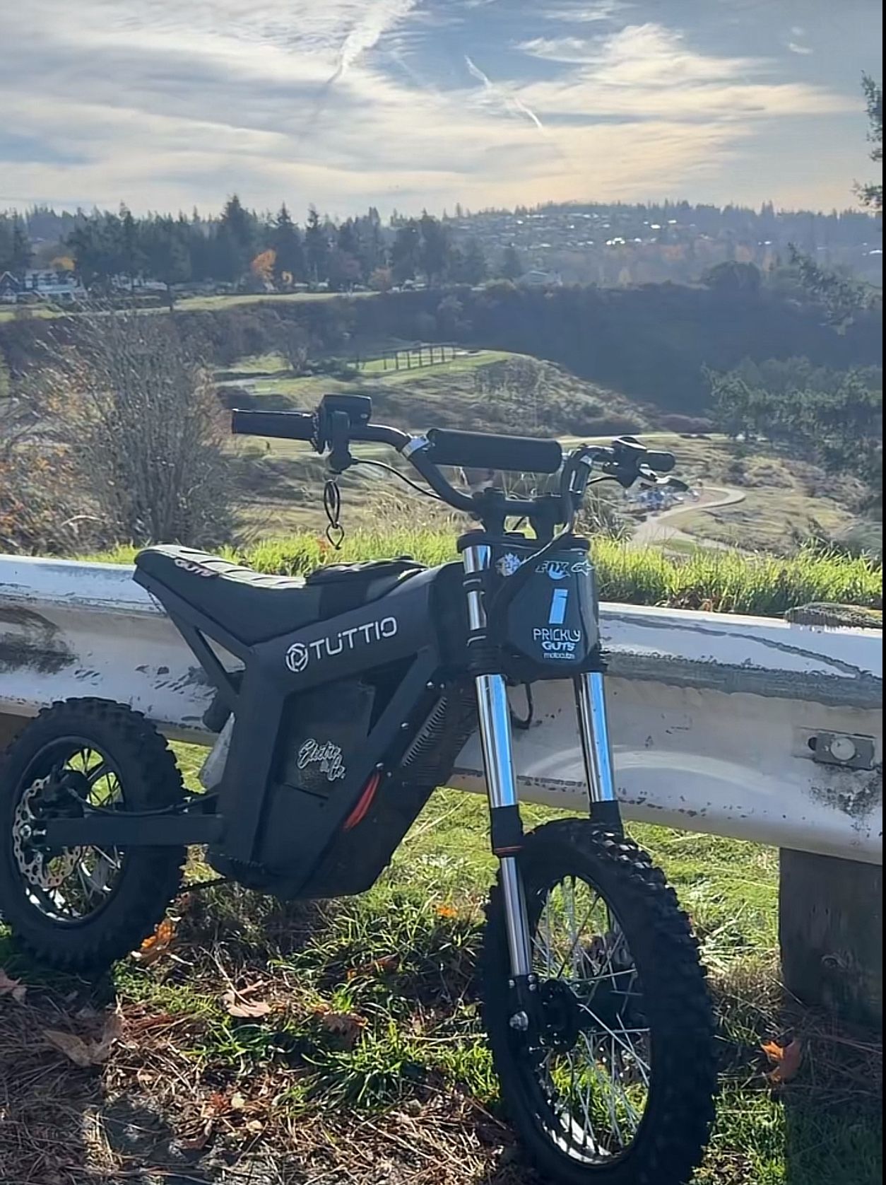 tuttio soliel 01 ( hella moded)