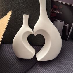 Modern Heart Shape Ceramic Vase 