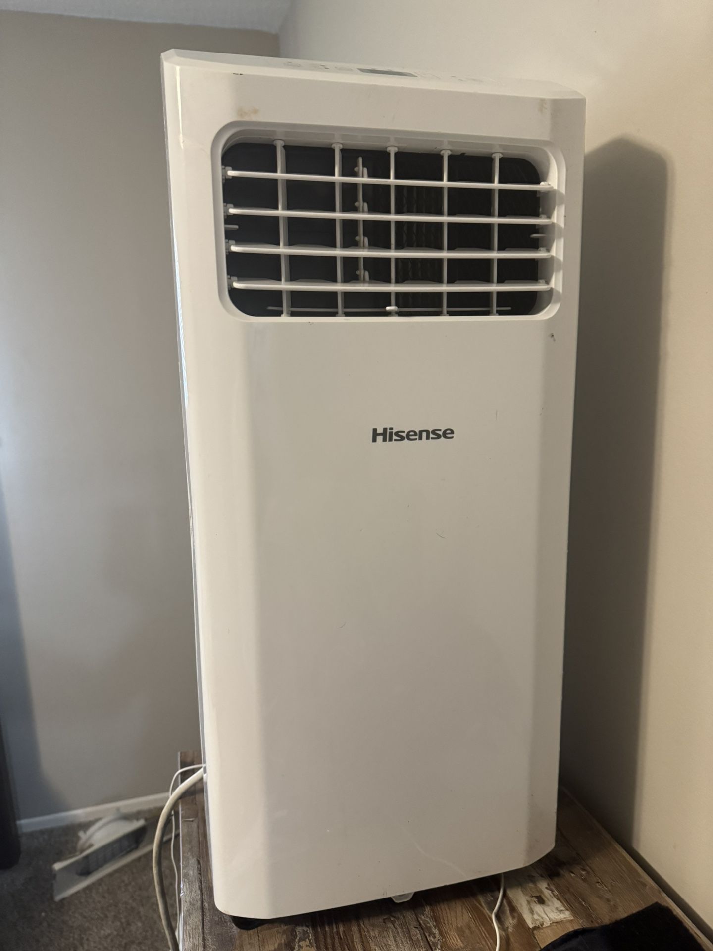 Hisense 6000 BTU DOE 115 Vented Small Room Portable Air Conditioner