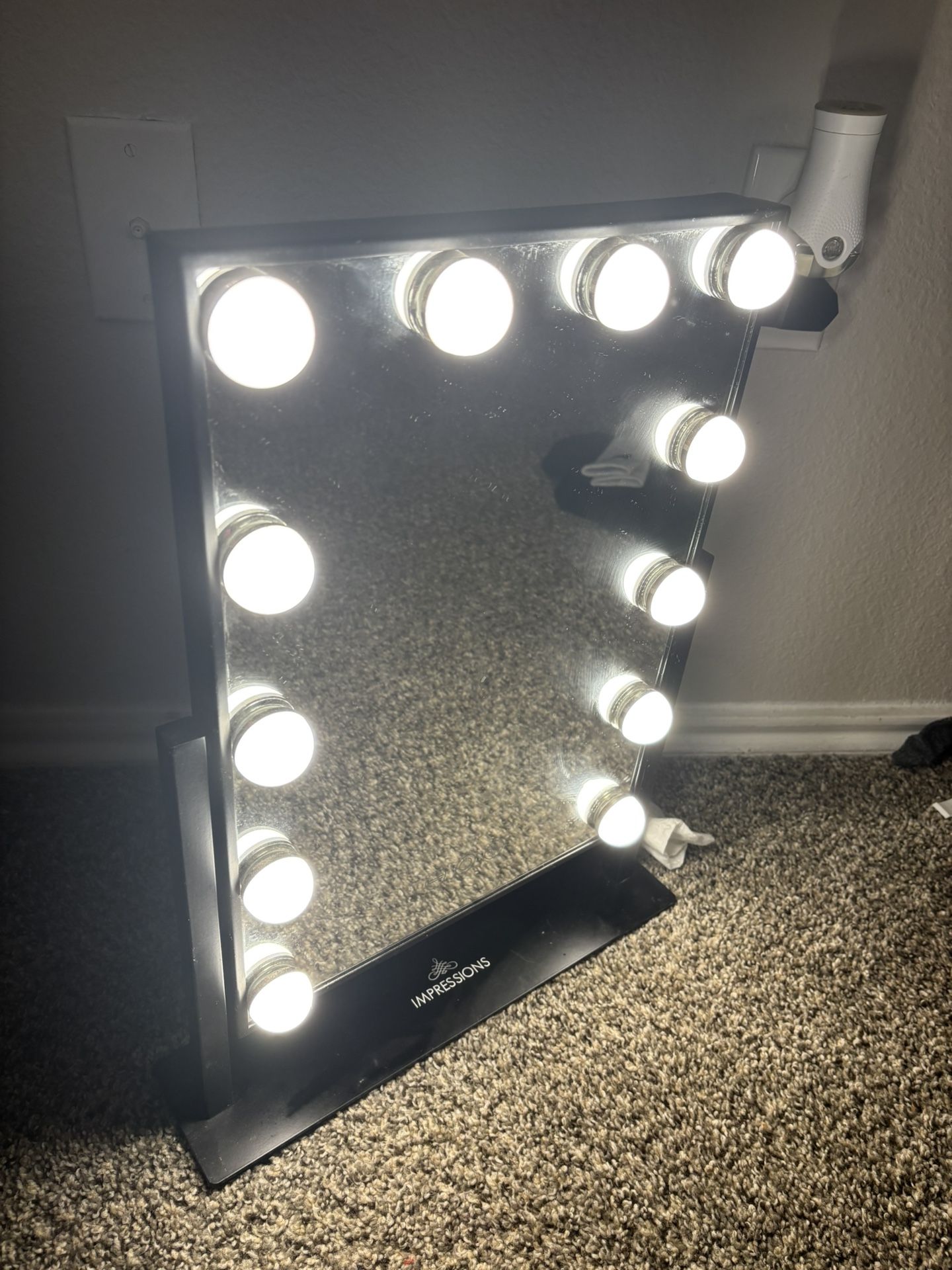LED vanity mirror