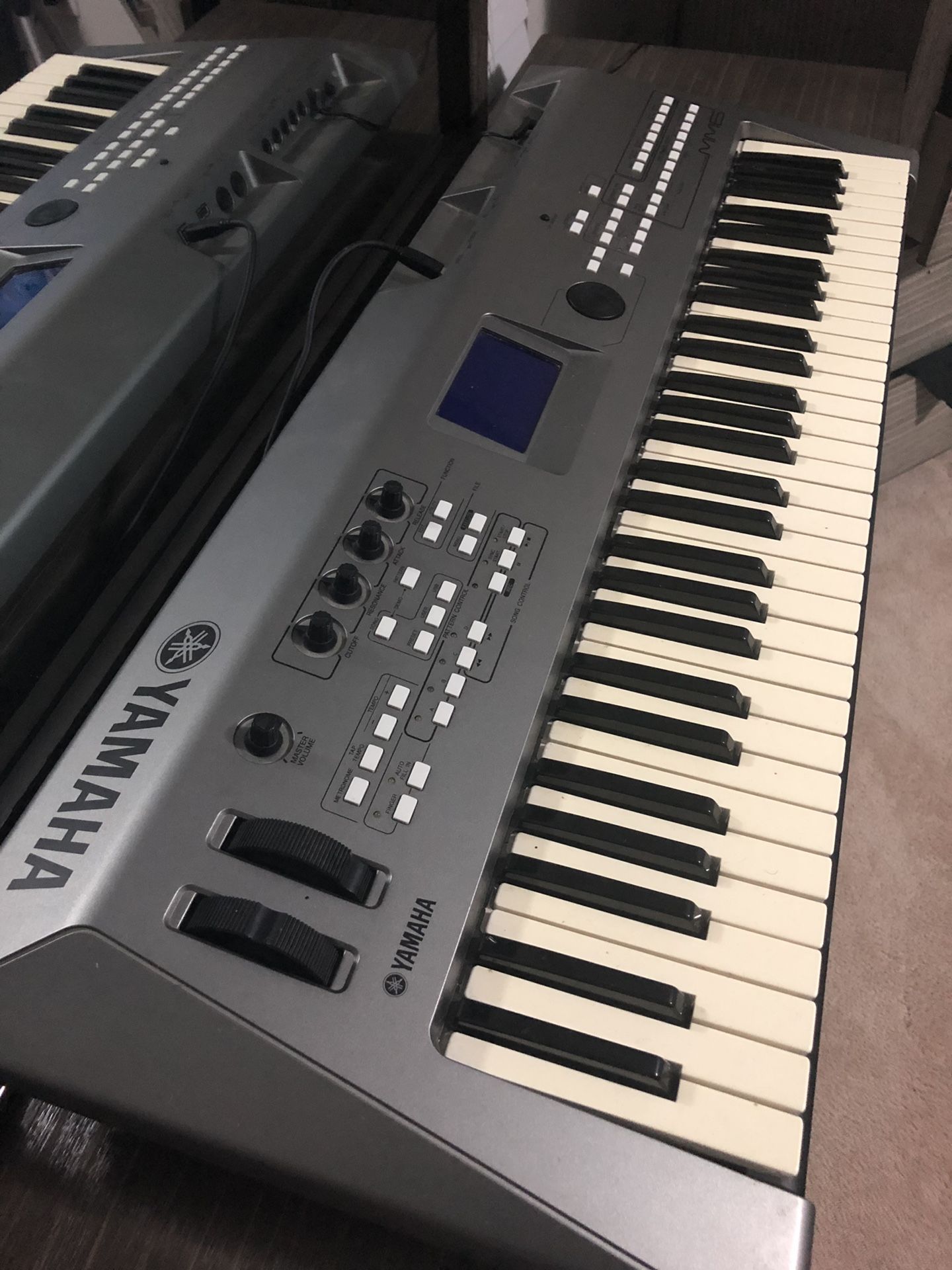 Yamaha MM6 61-key synthesizer music keyboard