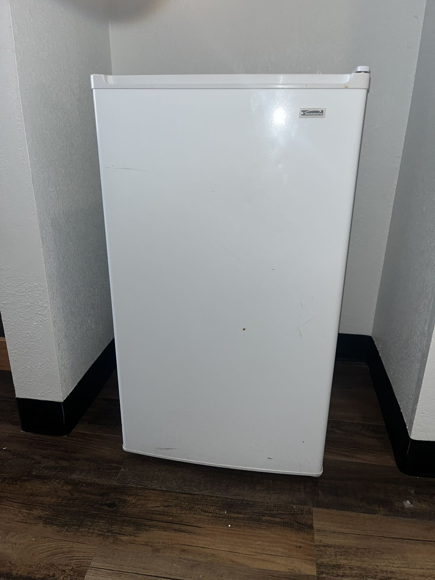 Mini Fridge 