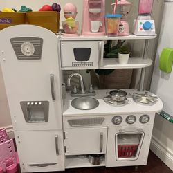 Kids Play Kitchen With Lots Of Accessories 
