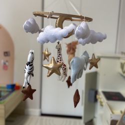 Crib animals mobile and  holder