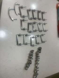 Cabinet Knobs and Handles