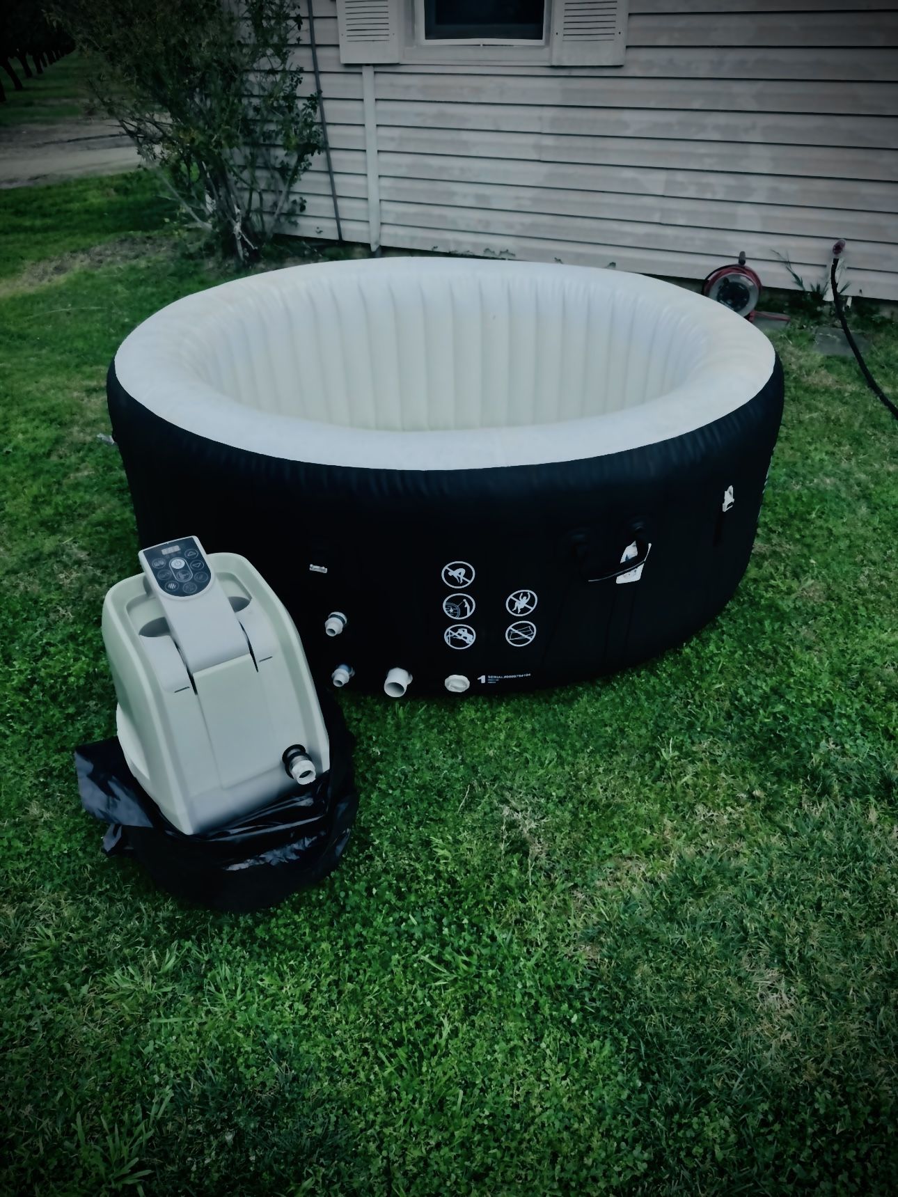 Coleman Miami AirJet Large Round 2 to 4 Person Inflatable Hot Tub Portable Outdoor Spa with 120 AirJets and EnergySense Cover, Black