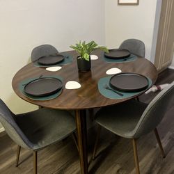 Mid-Century Modern Dining Table And Chairs