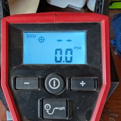 Milwaukee M12 Air Inflater 