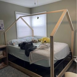 House Bed Frame (Queen Size) Montessori Style Bed WITH Queen Size Mattress.