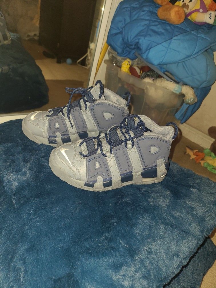 Nike Air  Blue Boys Shoes 4.5y