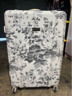 Hard shell suitcase