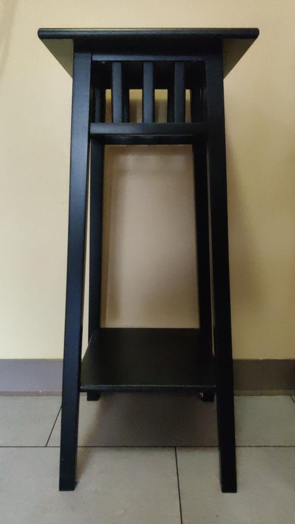 Black barstool/lamp table