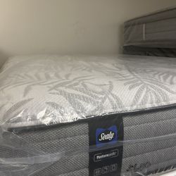 Sealy Posturepedic Cal King Mattress