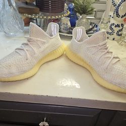 YEEZY ADIDAS .   ONLY SIZE 5 LEFT. $59