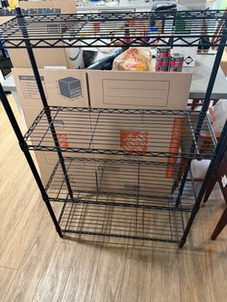 Wire shelving unit