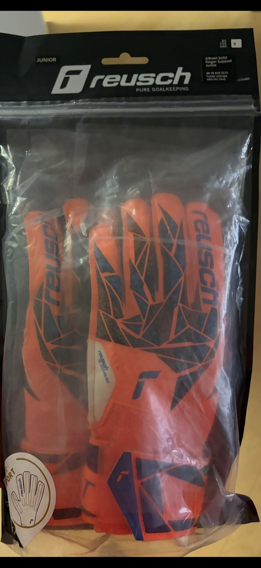 Kids Goalie Gloves - Size 5 (brand new)