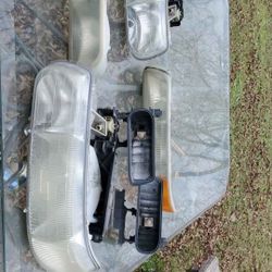 05 Tahoe Headlights & Fogs 