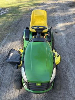 John Deere D140 Lawn Mower 