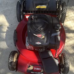 Toro lawnnmoer sell propel means transmission with a very little use. It is an excellent conditions.