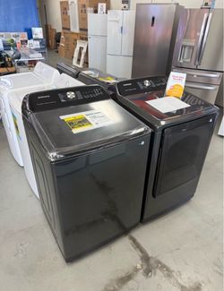 Samsung washer and GAS dryer set Brand New 2 yr warranty