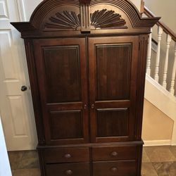 Highboy/Chest