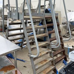 Heavy Steel Platform Ladder