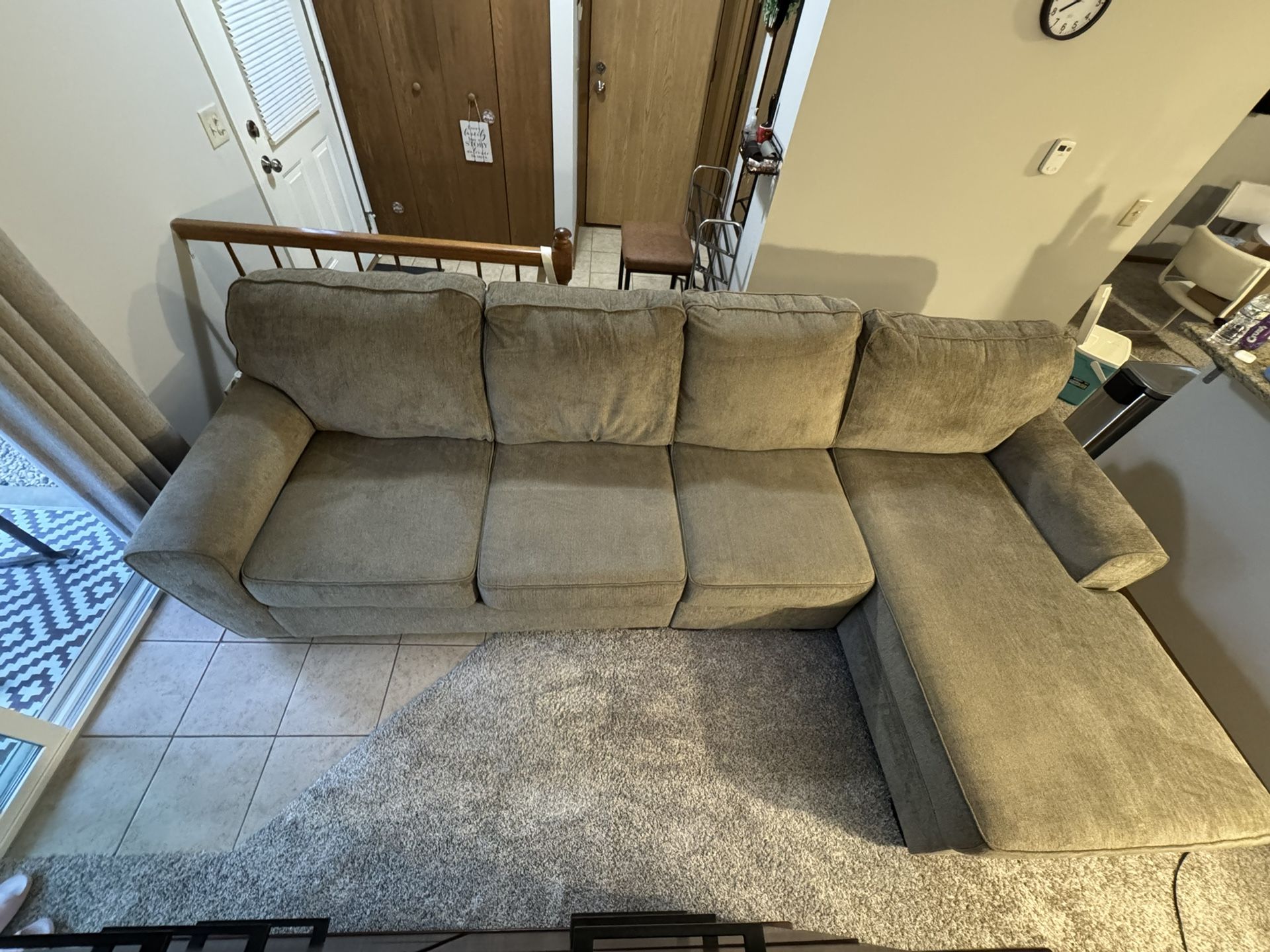 Sectional Sofa with Chaise β Great Condition β Ashley Furniture