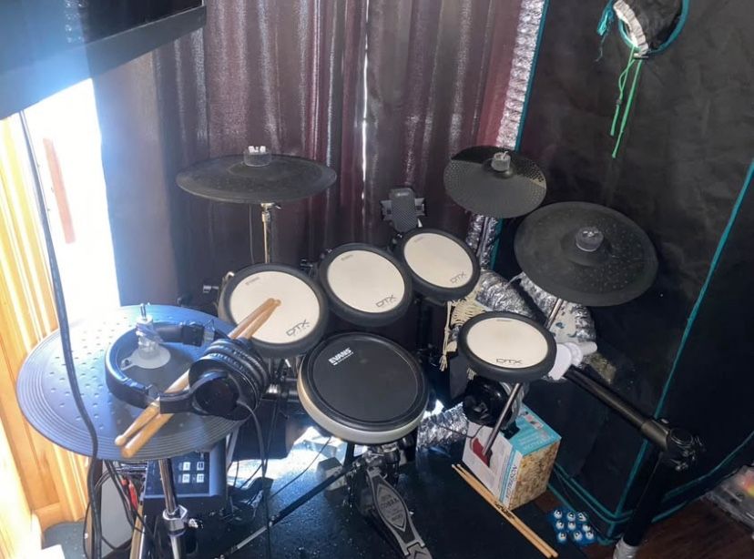 Electric Drum kit Yamaha DTX500