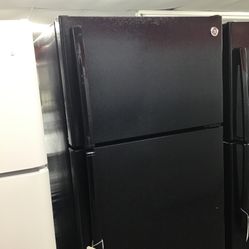 GE 16 Cu Ft Top And Bottom Fridge. 1 year Warranty 