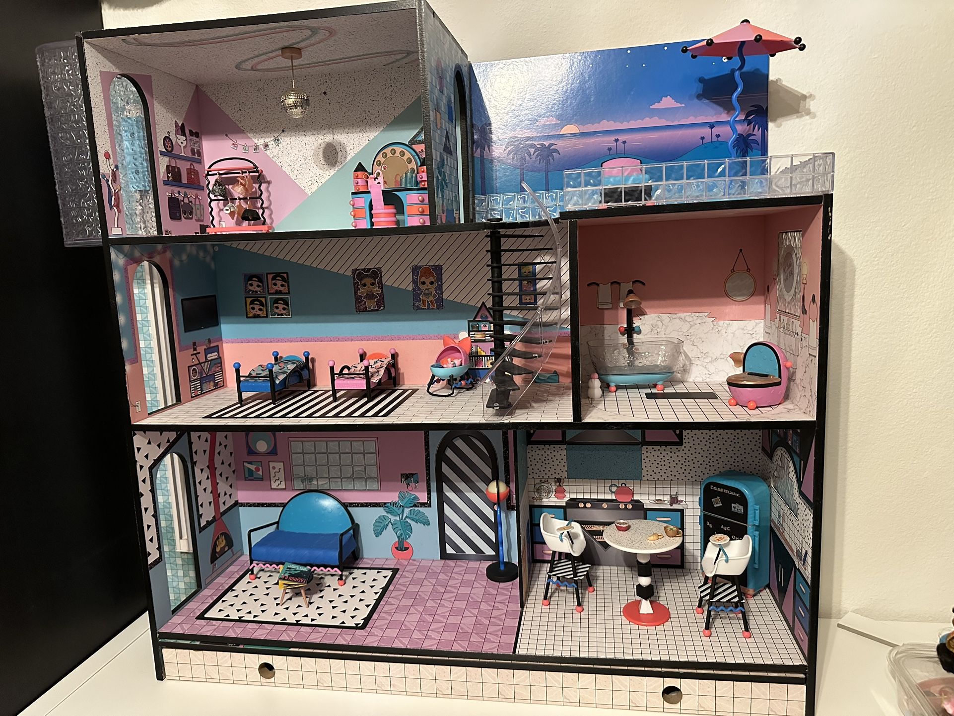 L.O.L. Surprise Real Wood House + 85+ Surprises Multicolor BRAND NEW!