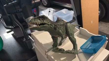 Oversized Jurassic park dinosaur