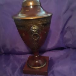 Mid 19th Century Legacy Mahogany Urn