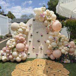 Balloon Backdrops & Balloon Garland