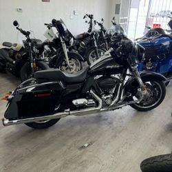 2010 HARLEY-DAVIDSON FLHX STREET GLIDE 