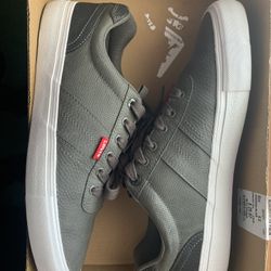 Levi Shoes Mens 10