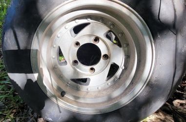 cj wheels fit cj5 cj6 cj7 cj8 aluminum wheels 15 x 8 in good condition 3  tires 31 size wheels in good condition need polished or paint $ 500 