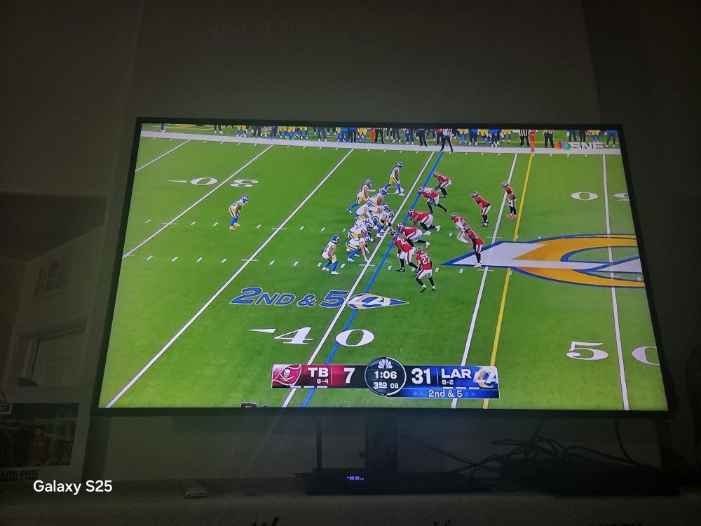 60in Samsung  Smart TV Excellent Condition 