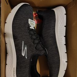 Men's Skechers Size 11.5