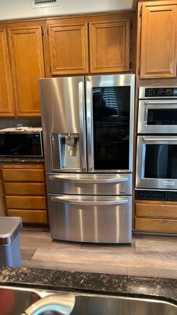LG Stainless Steel French Door Refrigerator – Excellent Condition!